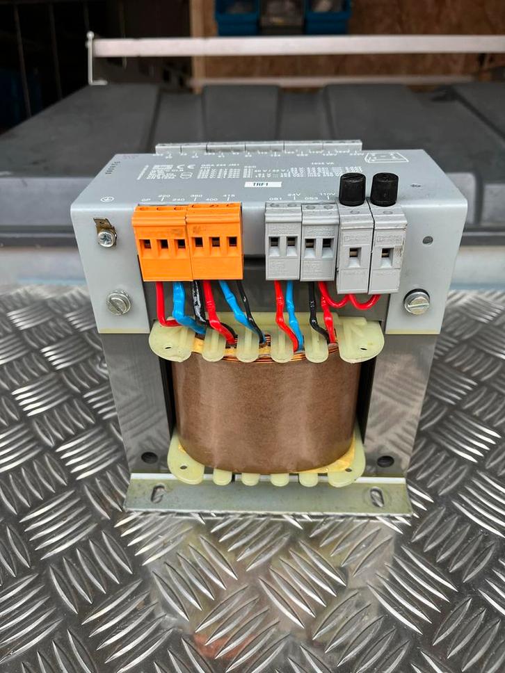 3-Fase Transformator met Meerdere Uitgangsspanningen, Hobby en Vrije tijd, Elektronica-componenten, Ophalen