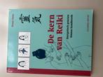 De kern van Reiki - Energetisch genezen binnen handbereik, Boeken, Ophalen of Verzenden, Gelezen, Spiritualiteit algemeen, Instructieboek