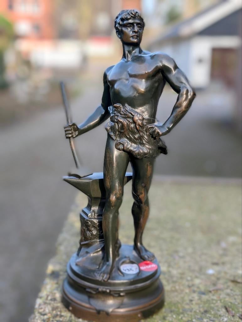 Antiek bronzen beeld. 46 cm hoog €495., Antiek en Kunst, Antiek | Koper en Brons, Ophalen