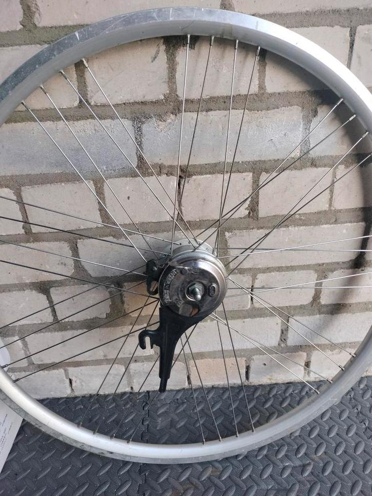 28 en 24 inch wielen/velgen, Fietsen en Brommers, Fietsonderdelen, Gebruikt, Wiel, Ophalen