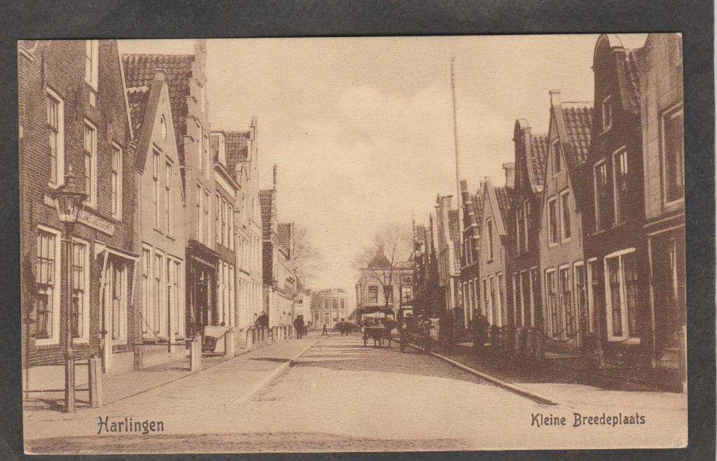 harlingen  kleine breedeplaats, Verzamelen, Ansichtkaarten | Nederland, Verzenden, Voor 1920, Gelopen, Friesland