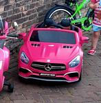 Roze Mercedes-Benz Amg, Ophalen