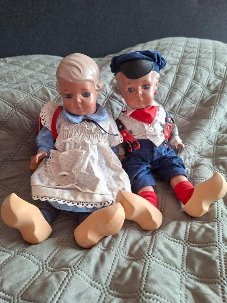 School stelletje met rugzakjes en klompen, merk Schildpad, Antiek en Kunst, Curiosa en Brocante, Ophalen of Verzenden