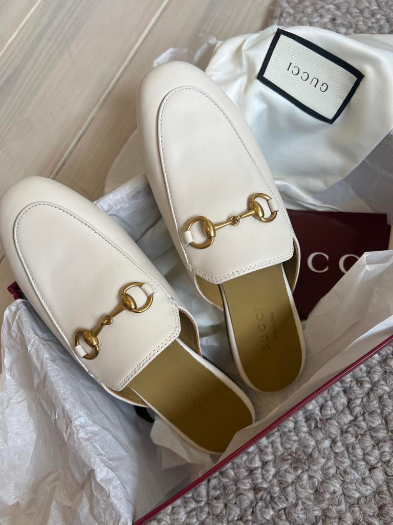Gucci Horsebit Instappers - Zo goed als nieuw, Kleding | Dames, Schoenen, Ophalen of Verzenden, Zo goed als nieuw, Wit, Instappers