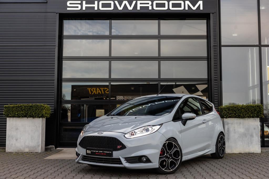 Ford Fiesta 1.6 ST200, 200PK, Camera, Cruise, Navi, Stoelver, Voorwielaandrijving, 1596 cc, 1063 kg, Gebruikt