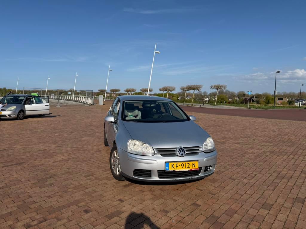 Volkswagen Golf 5 1.6 FSI, Auto's, Volkswagen, Particulier, Benzine, Hatchback, Handgeschakeld, Geïmporteerd, Zilver of Grijs