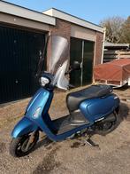 Kymco Like 50 blauw – inclusief helm en slot - 2023 bouwjaar, Fietsen en Brommers, Scooters | Kymco, Ophalen, Gebruikt, Maximaal 45 km/u