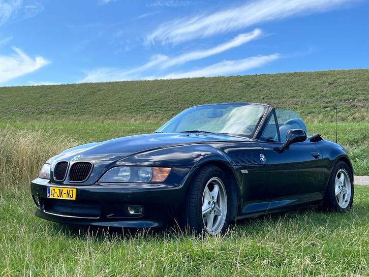 Van liefhebber BMW Z3 1.9 1996 Zwart, M onderstel, Auto's, BMW, Particulier, Z3, Alarm, Bluetooth, Centrale vergrendeling, Elektrische buitenspiegels