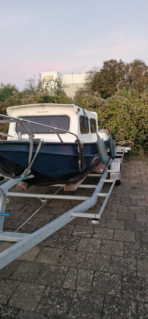 Kajuitvlet boot Honda, Watersport en Boten, Motorboten en Motorjachten, Gebruikt, Staal, Tot 6 meter, Benzine, Buitenboordmotor