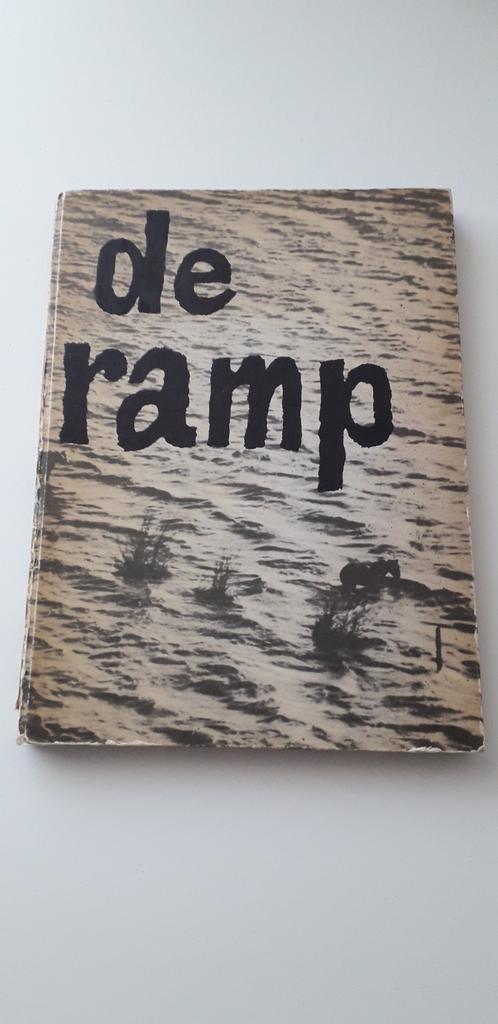Boek 'De Ramp' - Nationale Uitgave 1953, Boeken, Geschiedenis | Vaderland, Ophalen of Verzenden, Gelezen