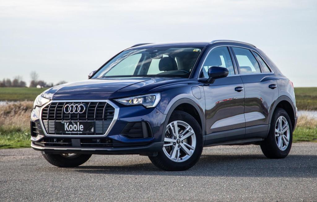Audi Q3 45 TFSI e edition AUTOMAAT / PLUG IN HYBRID / STOELV, Gebruikt, Euro 6, Blauw, 1395 cc