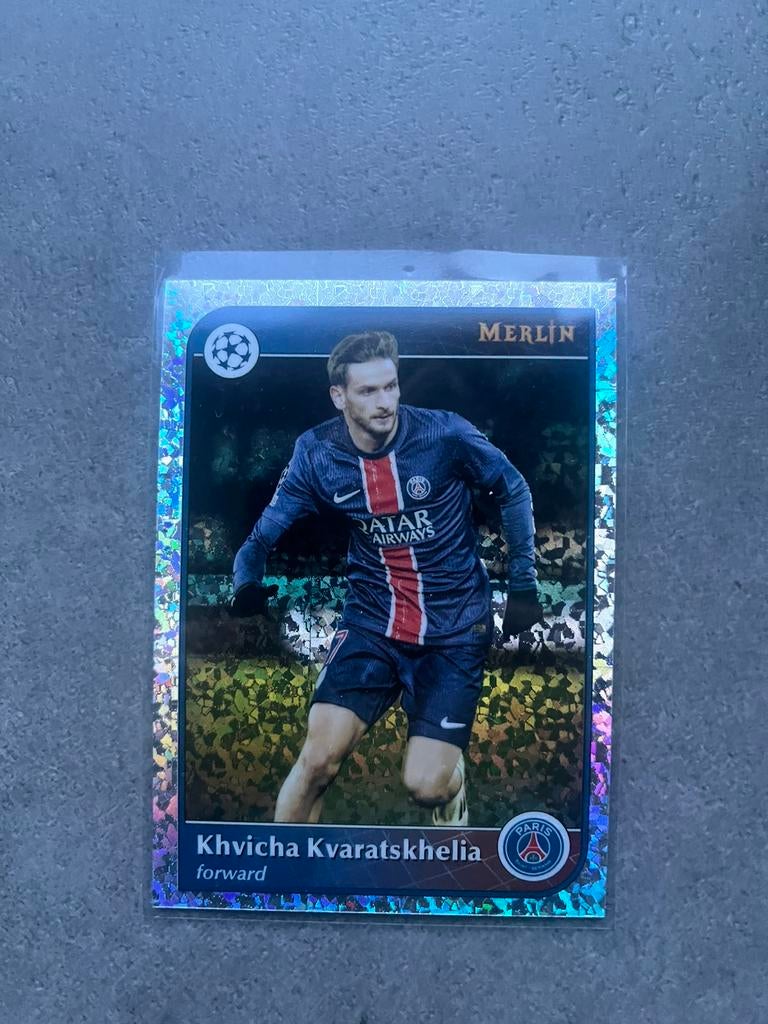 Topps 2024-25 Merlin Khvicha Kvaratskhelia Speckle Refractor, Verzenden, Zo goed als nieuw, Plaatje