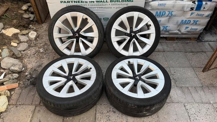 Originele Tesla Model 3 19 inch Sport velgen zomerbanden, Auto-onderdelen, Banden en Velgen, Banden en Velgen, Zomerbanden, 19 inch