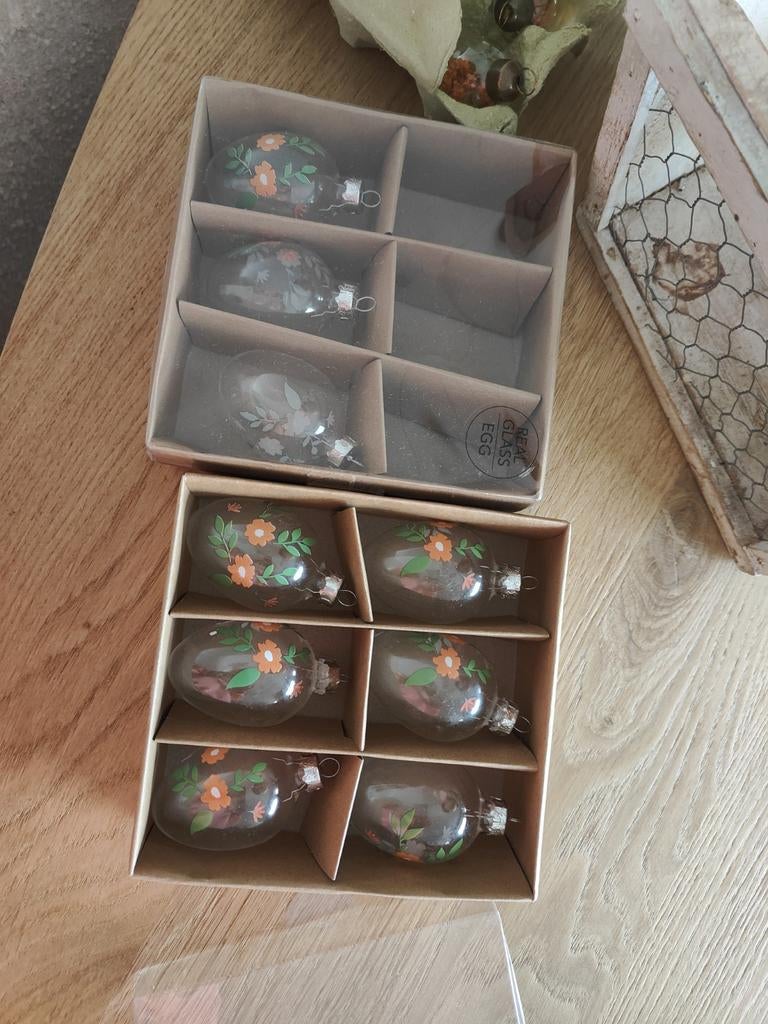Paas decoratie kip mandje glazen eieren paastak, Ophalen of Verzenden, Zo goed als nieuw