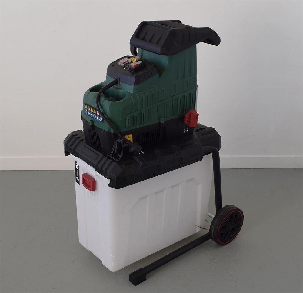 Houtversnipperaar-Hakselaar, Tuin en Terras, Hakselaars, Zo goed als nieuw, Elektrisch, Met opvangbak, Ophalen