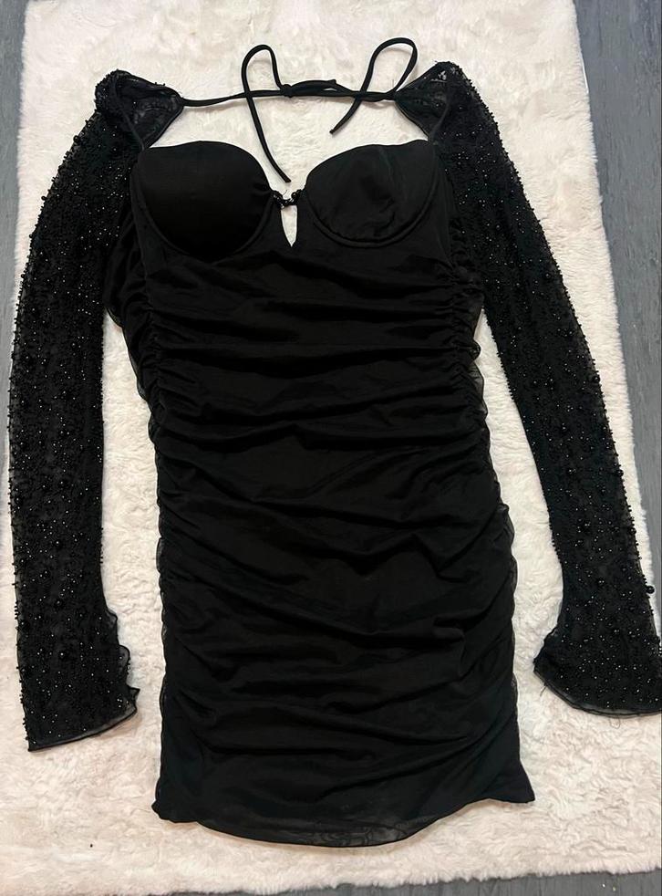 Oh Polly Zwart mini-jurkje met lange mouwen en parels, Kleding | Dames, Jurken, Zo goed als nieuw, Maat 36 (S), Zwart, Boven de knie