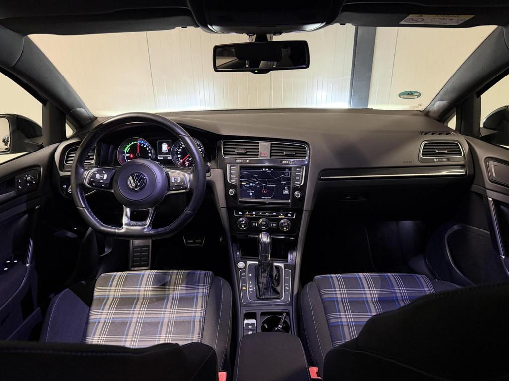 Volkswagen Golf 1.4 TSI GTE GTI Carplay Stoelverwarming PDC, Auto's, Gebruikt, Euro 6, 4 cilinders, Zwart