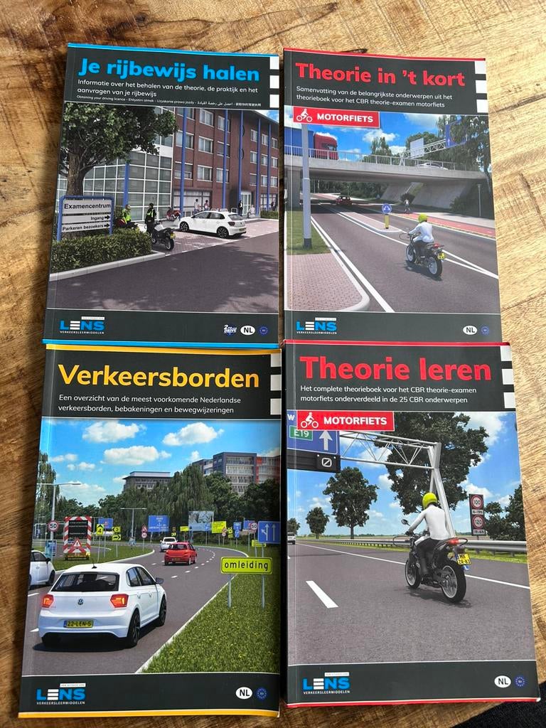 Theorie boeken voor motor, Boeken, Motoren, Ophalen of Verzenden, Zo goed als nieuw, Algemeen