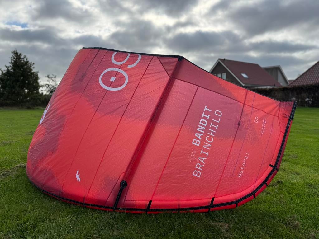 F-one brainchild 2026 evt met F-one Atom bar 2026, Watersport en Boten, Kitesurfen, Twintip, 9 m², Ophalen of Verzenden, Zo goed als nieuw