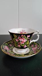 Royal Albert kop en schotel Provincial Flowers Mayflower, Ophalen of Verzenden, Zo goed als nieuw, Porselein, Kop en/of schotel