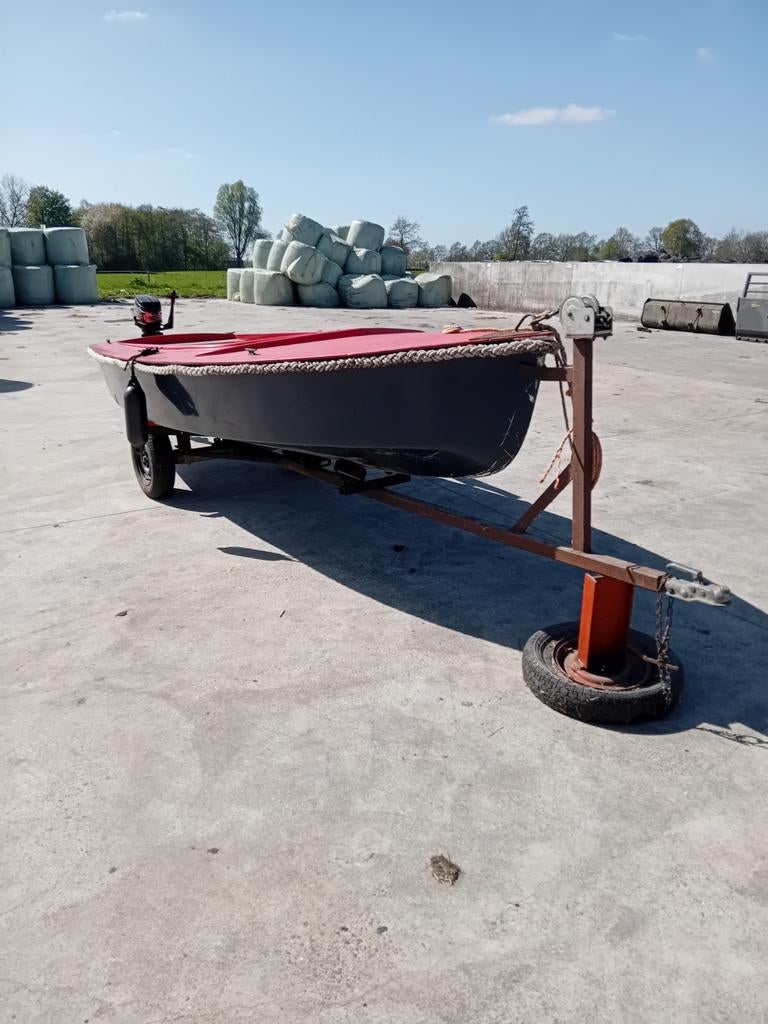 Boot met buitenboordmotor en trailer, Ophalen, Gebruikt
