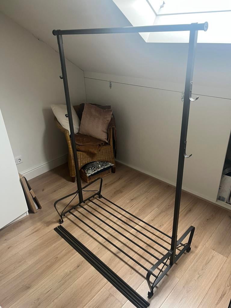 IKEA Portis kledingrek metaal, Ophalen, Zo goed als nieuw