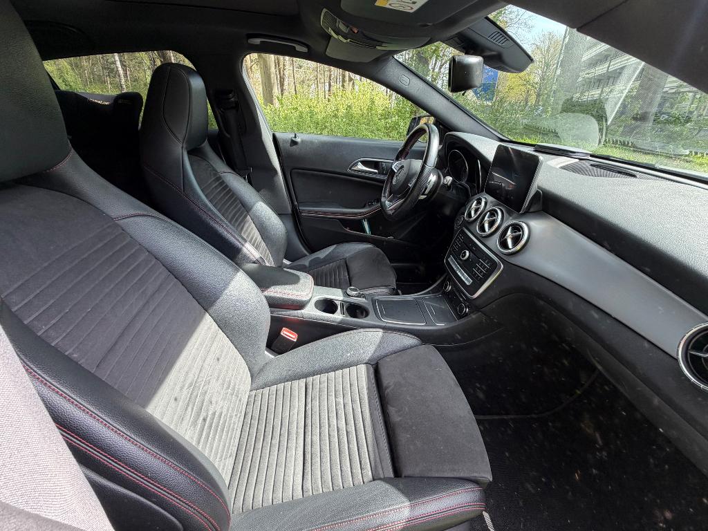 Mercedes-Benz CLA 180 122pk 7G-DCT 2018 Grijs, Auto's, CLA, 4 cilinders, 122 pk, 1595 cc