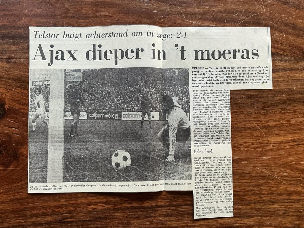 Voetbal krantenartikel Telstar Ajax april 1974, Ophalen of Verzenden, 1960 tot 1980, Knipsel(s)