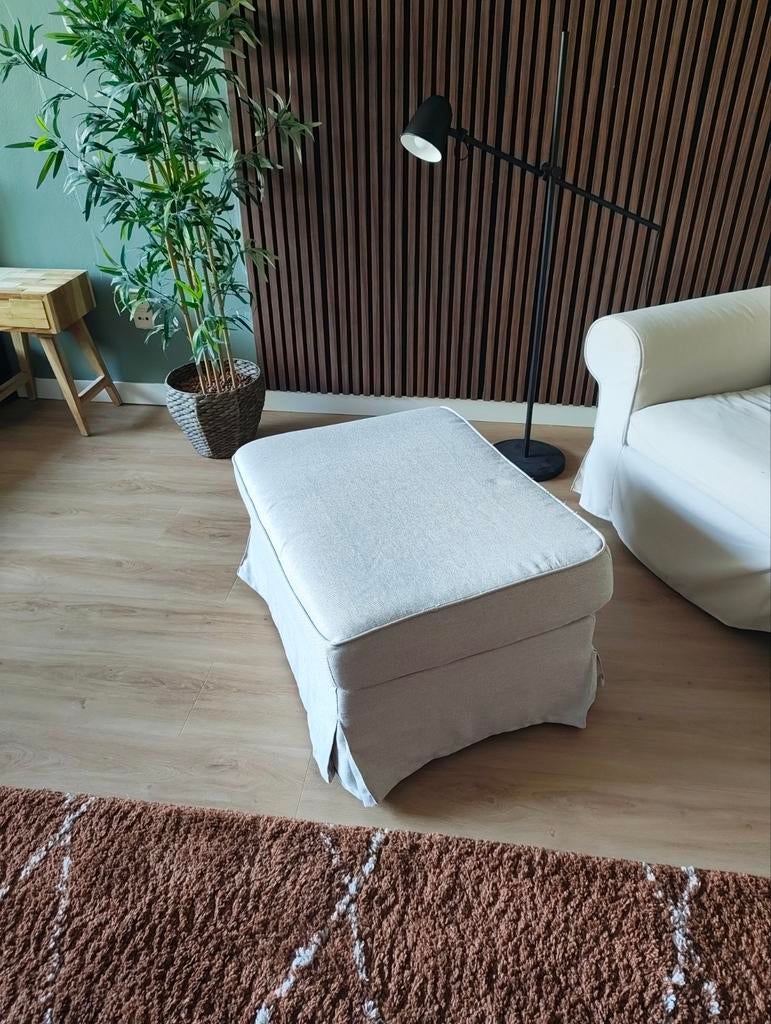 IKEA Ektorp poef met opbergfunctie, Huis en Inrichting, Banken | Voetenbanken en Poefen, Ophalen, Rechthoekig, 75 tot 100 cm, 75 tot 100 cm