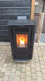 Pelletkachel 7,4kw met afstandsbediening, Huis en Inrichting, Kachels, Ophalen, Zo goed als nieuw, Pelletkachel, Vrijstaand