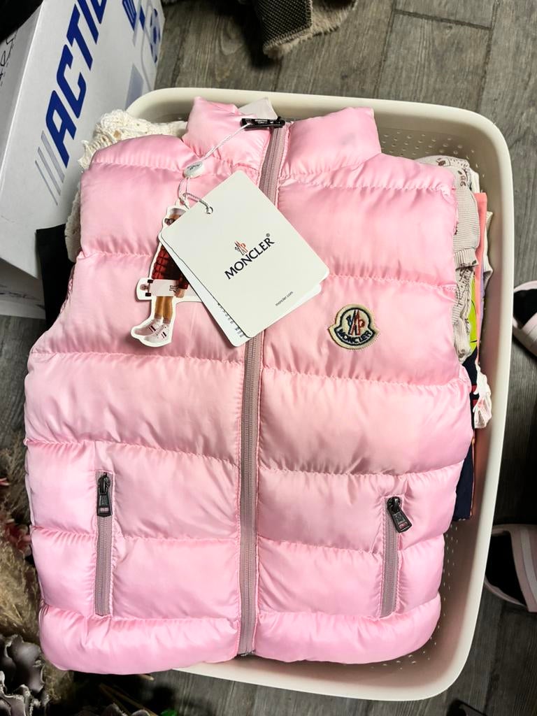 Nieuwe moncler bodywarmer, Kinderen en Baby's, Kinderkleding | Maat 104, Ophalen of Verzenden, Zo goed als nieuw, Meisje, Jas