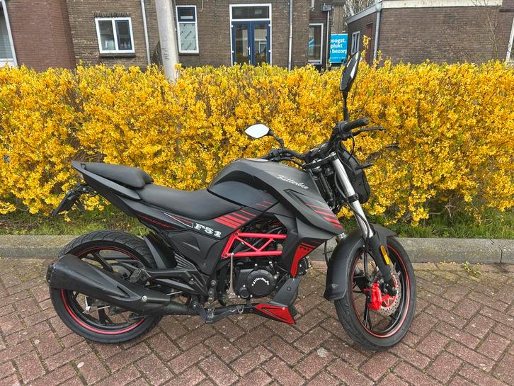 Killerbee F51 schakelbrommer, Fietsen en Brommers, Brommers | Overige merken, Zo goed als nieuw, Maximaal 45 km/u, Ophalen