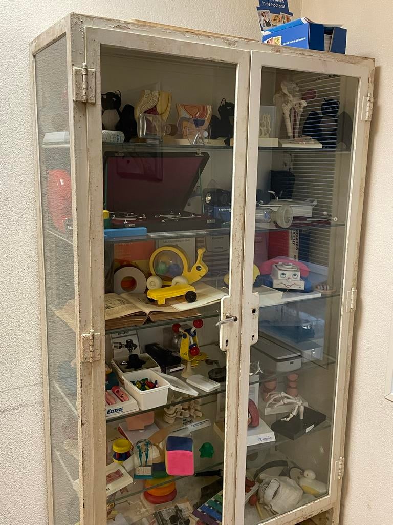 Vintage Stalen Medicijnenkast met Glazen Deuren, Ophalen, Gebruikt