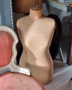 Antieke Franse paspop buste mannequin.
De paspop is 82 cm, Antiek en Kunst, Curiosa en Brocante, Ophalen of Verzenden