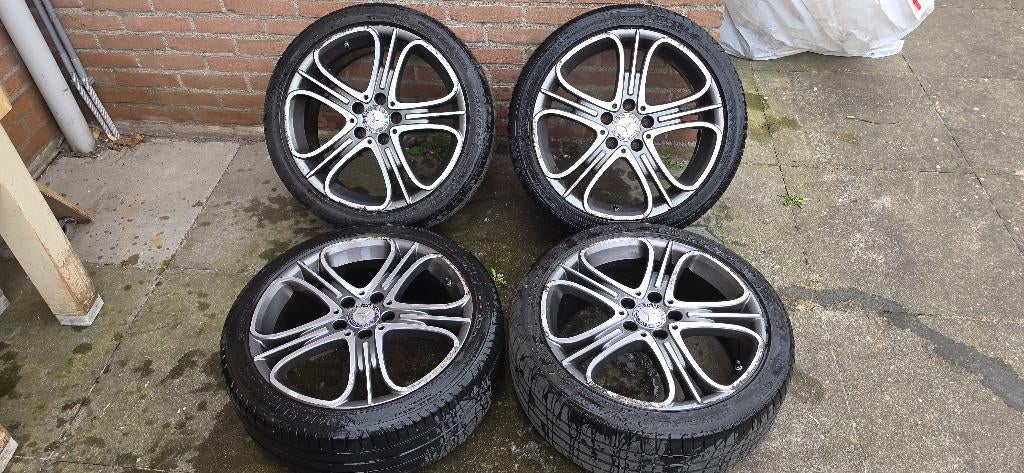 Mercedes Benz 18 inch Lm Velgen met Zomerbanden CLA C Klasse, Ophalen, 18 inch, Gebruikt, Banden en Velgen