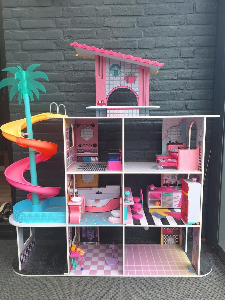 LOL Surprise Poppenhuis met Meubels en Zwembad, Ophalen, Gebruikt, Poppenhuis