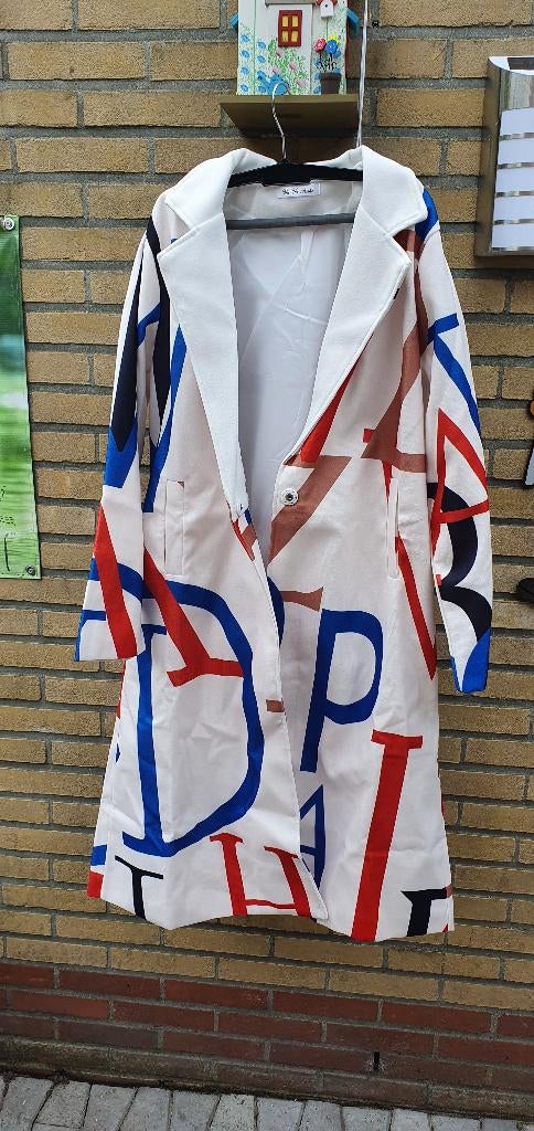 te koop lange witte met letters ya ya fushi dames jas maat l, Ya ya fusi, Overige kleuren, Maat 42/44 (L), Nieuw