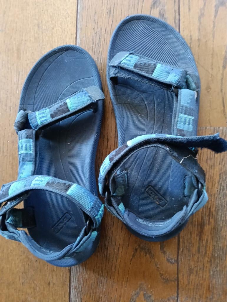 Sandalen, Ophalen of Verzenden, Zo goed als nieuw