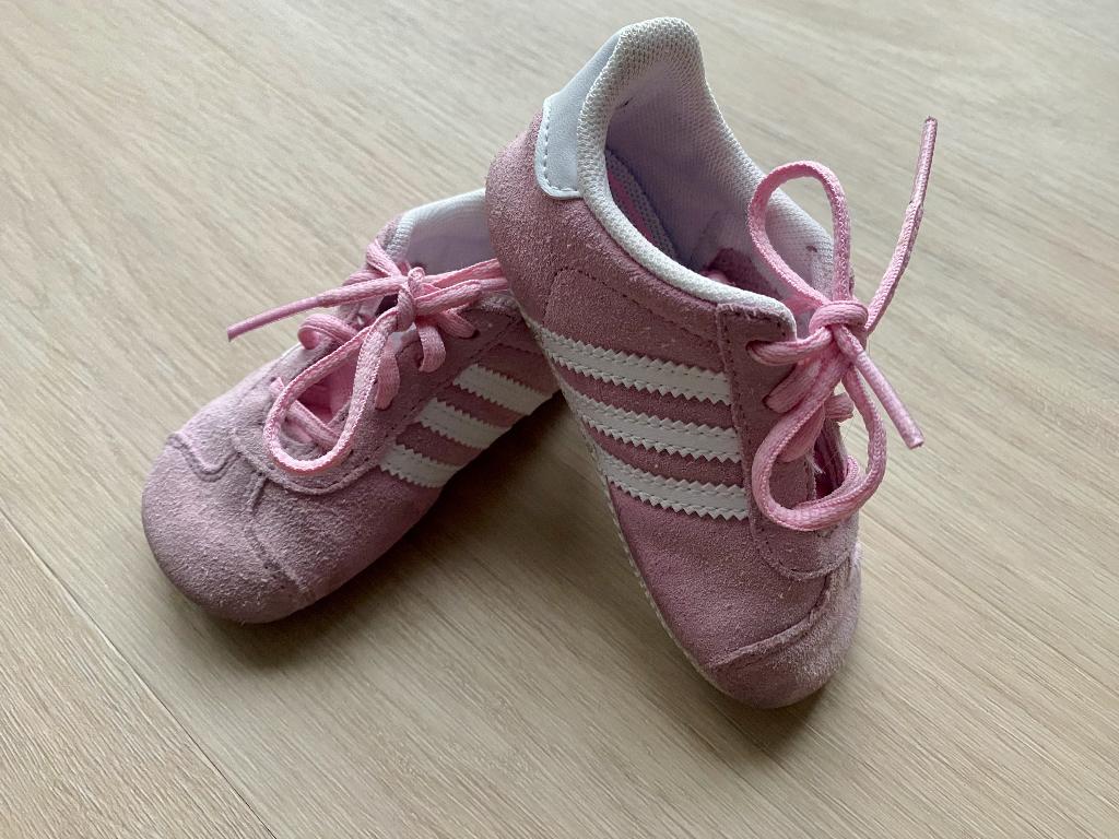 Adidas Gazelle baby schoentjes/kruipschoentjes roze maat 20, Adidas, Meisje, Ophalen of Verzenden, Gebruikt