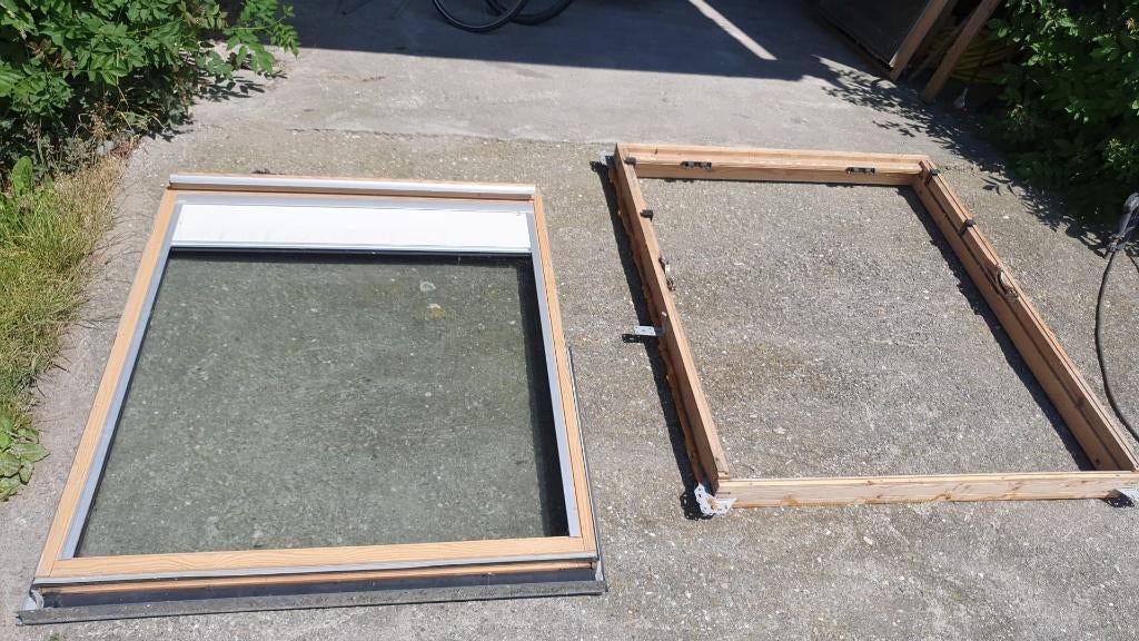 Gratis! Velux-dakraam met zonnescherm (zonder gootstukken), Ophalen, Gebruikt, 120 tot 160 cm, Dubbelglas