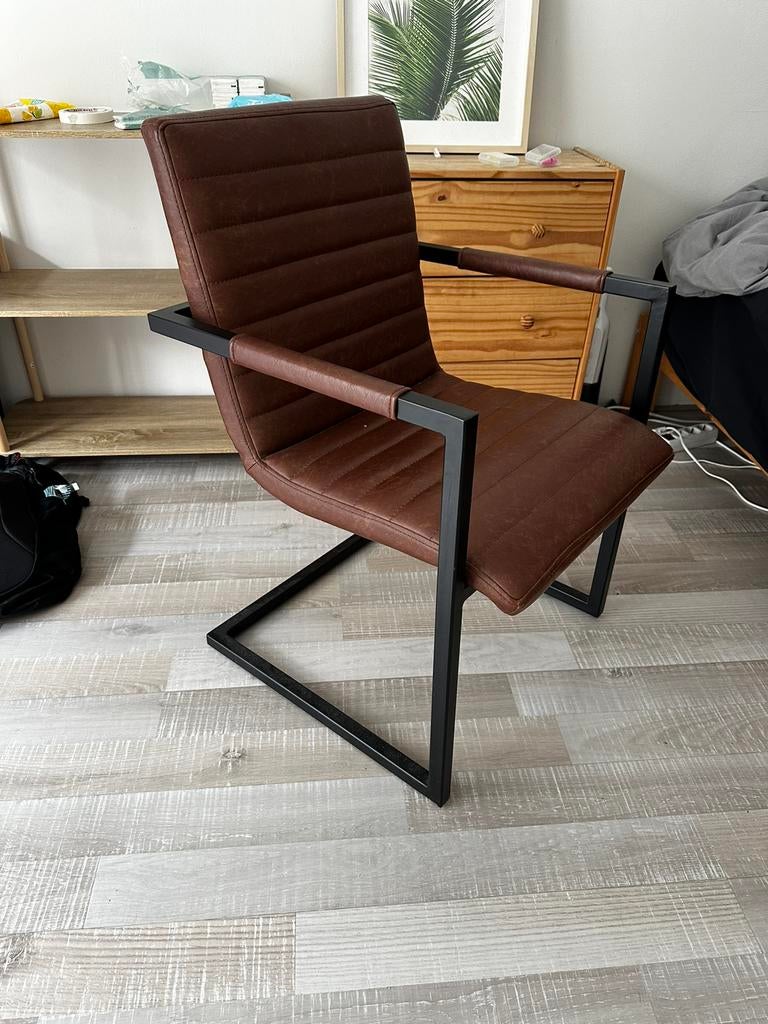 Leather chair, Ophalen, Zo goed als nieuw, 75 tot 100 cm