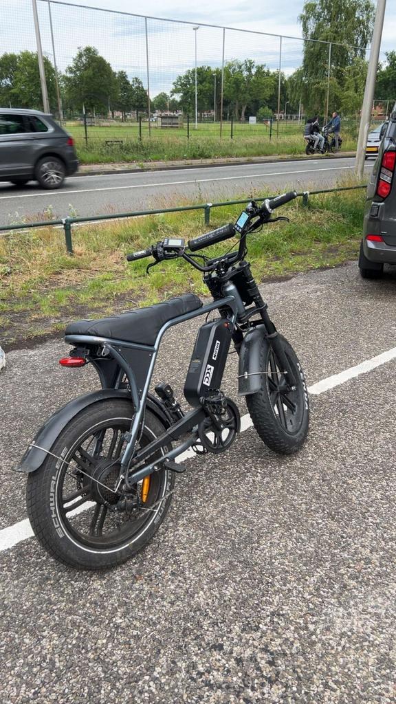Fatbike v8, Fietsen en Brommers, Brommers | Crossbrommers, Zo goed als nieuw, Overige merken, Ophalen
