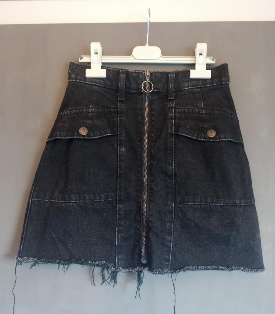 Bershka high waist denim skirt maat 34 xs, Kleding | Dames, Rokken, Zwart, Zo goed als nieuw, Maat 34 (XS) of kleiner, Boven de knie