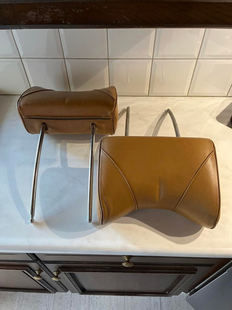 Hoofdsteunen en werkplaatshandboek Mercedes 200 series, Auto-onderdelen, Interieur en Bekleding, Ophalen of Verzenden, Gebruikt