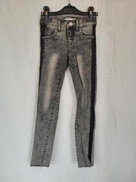 Stoere grijze skinny mt 122 merk Name It, Kinderen en Baby's, Kinderkleding | Maat 122, Zo goed als nieuw, Meisje, Broek, Ophalen of Verzenden