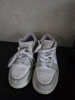 Nike schoenen lichtgrijs/blauw maat 31.5, Ophalen, Gebruikt, Jongen of Meisje, Schoenen