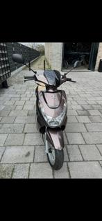 Peugeot Kisbee 4T E4 – 3900 km – Like New, Fietsen en Brommers, Gebruikt, Overige modellen, Maximaal 45 km/u, Ophalen of Verzenden