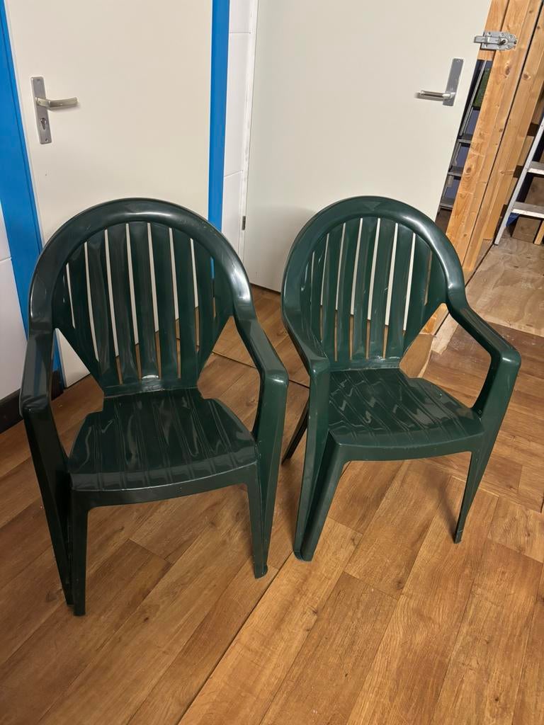 2 stuks tuin stoelen  ( groen ), Ophalen, Zo goed als nieuw, Kunststof