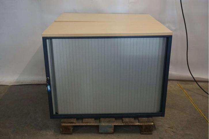 2 nette archiefkasten kantoorkast archiefkast roldeurkast, Huis en Inrichting, Kasten | Roldeurkasten en Archiefkasten, Gebruikt