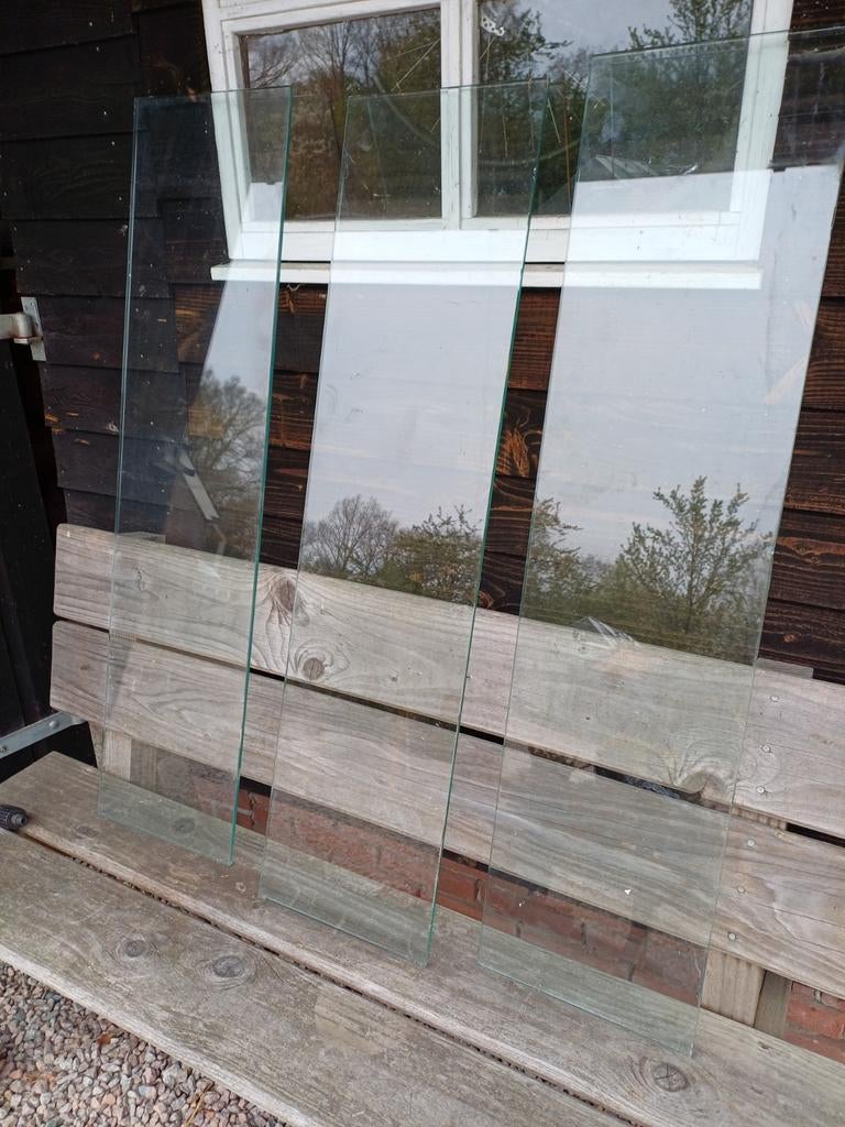 Te koop 3 hardglazen schappen, Doe-het-zelf en Verbouw, Glas en Ramen, Ophalen, Minder dan 80 cm, Glasplaat